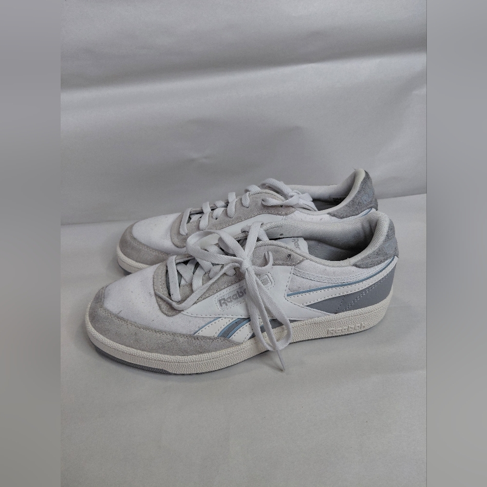 Reebok Men Size 8.5 White and Gray Sneakers